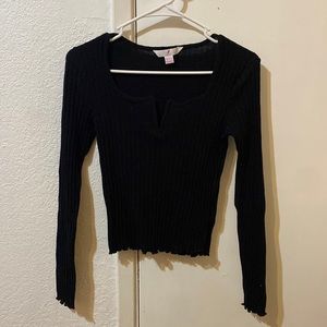 BLACK LONG SLEEVED